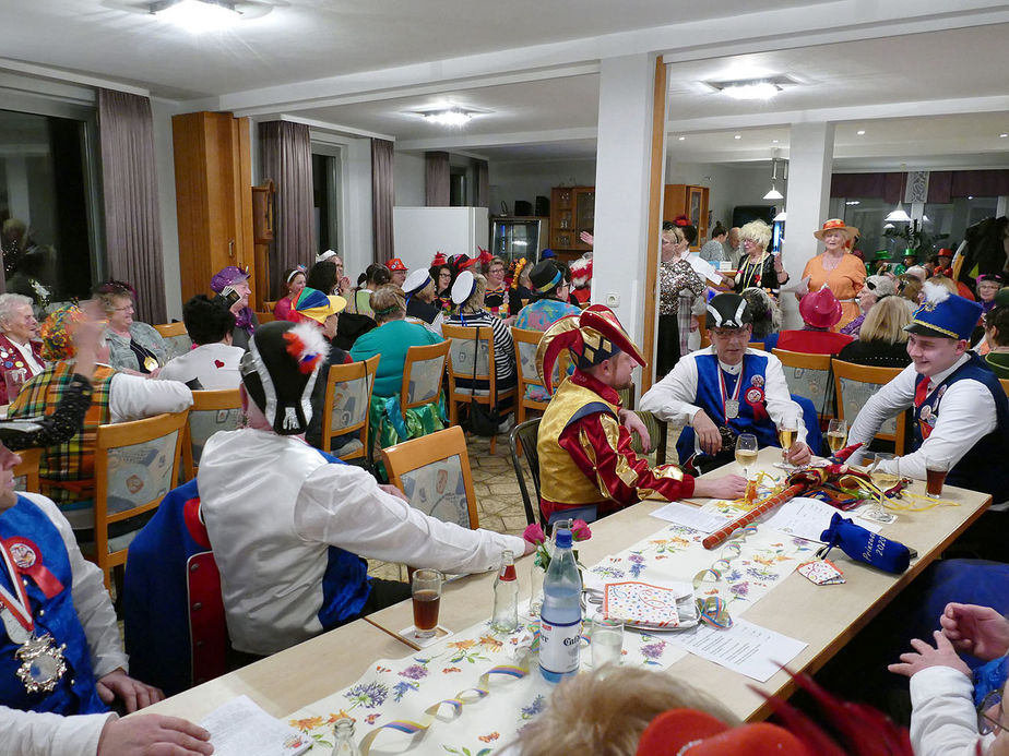 Frauenkarneval der kfd im Landhotel Weinrich (Foto: Karl-Franz Thiede)